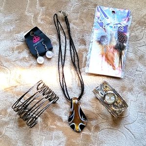 Fashion costume jewelry assortment